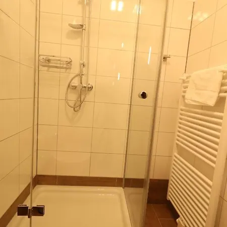 בית הארחה Schiller בילפלד